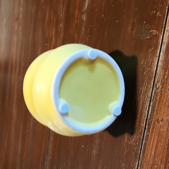 Beehive Bud Vase - Picture 4 of 4